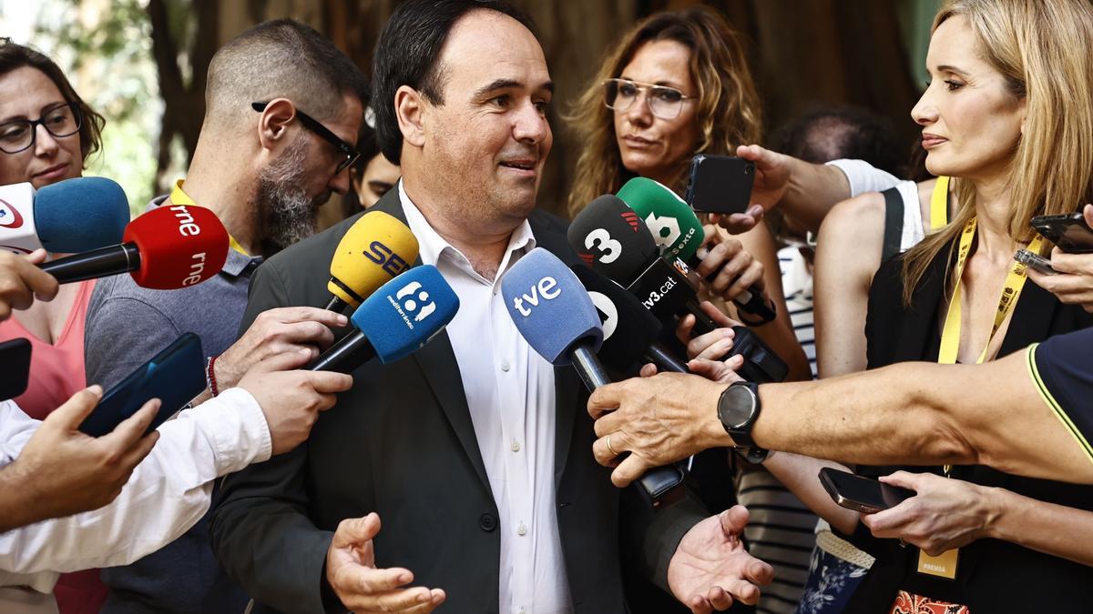 El nuevo síndic del PP, Juanfran Pérez Llorca, interviene ante la prensa.
