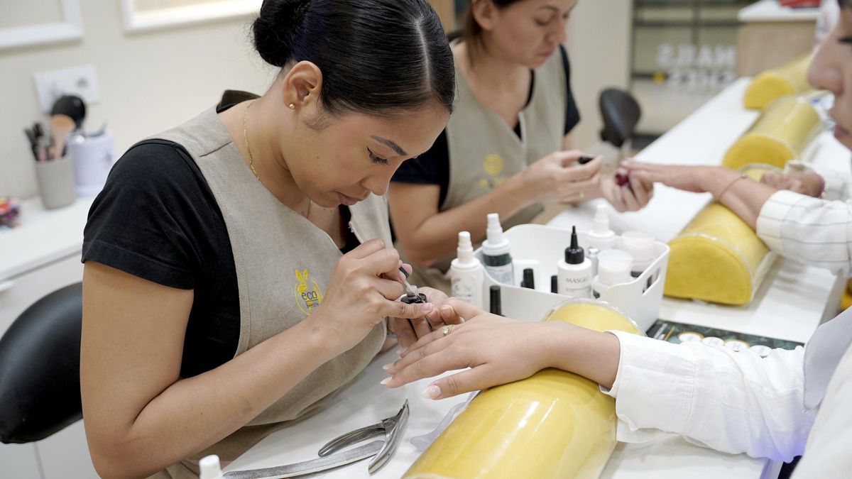 Las sustancias tóxicas de la manicura semipermanente inquietan a las clientas: "No me la haré si no me aseguran que no hay riesgo"