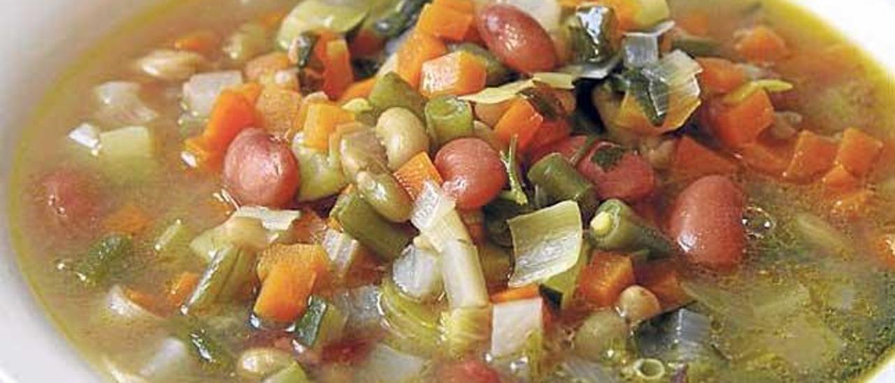 Una sopa minestrone italiana.