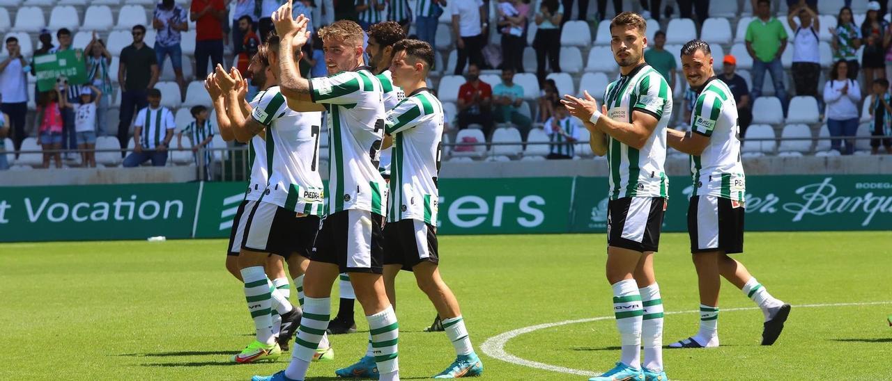 Los jugadores del Córdoba CF durante el partido ante el Ceuta en El Arcángel.