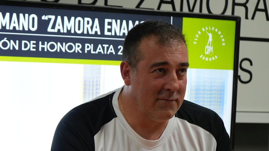 Fran González, técnico del Balonmano Zamora