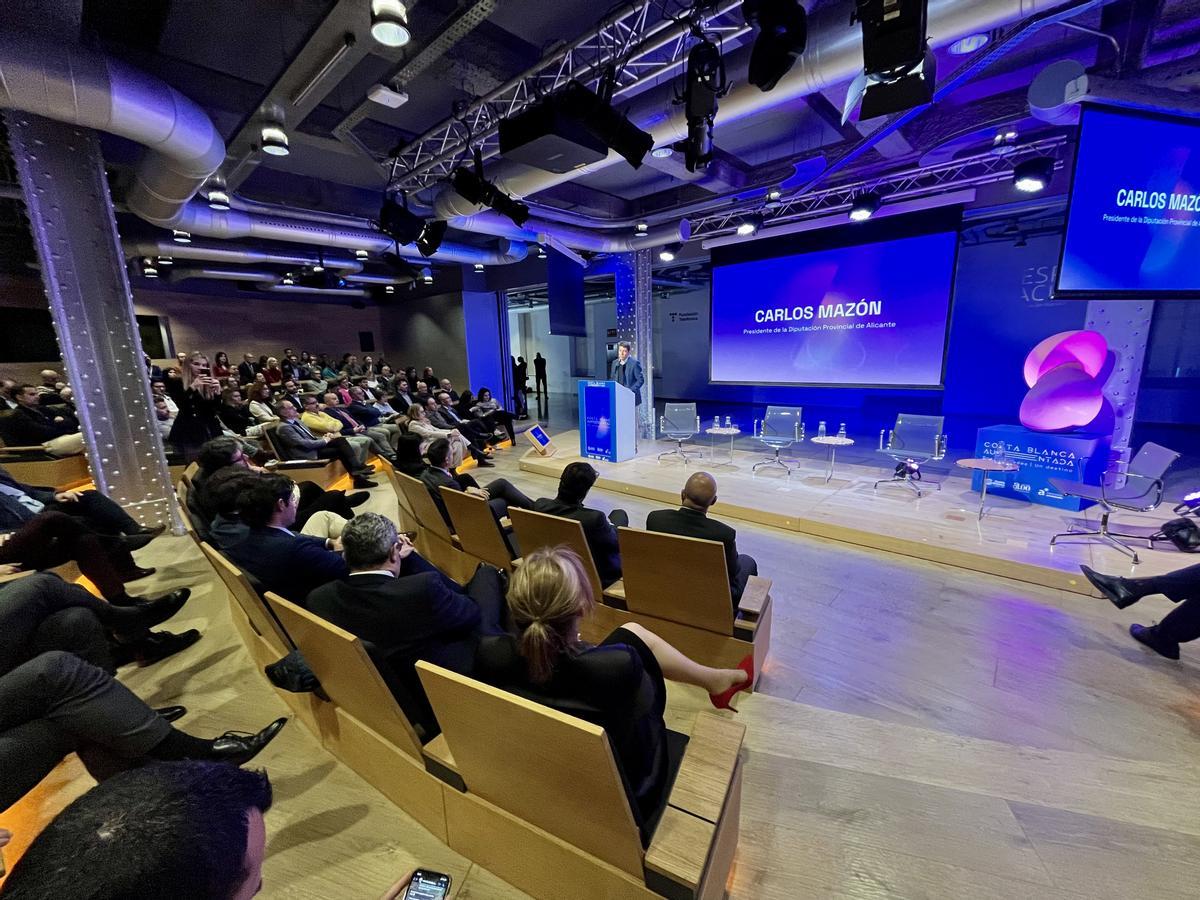 Carlos Mazón, presidente de la Diputación, durante la presentación