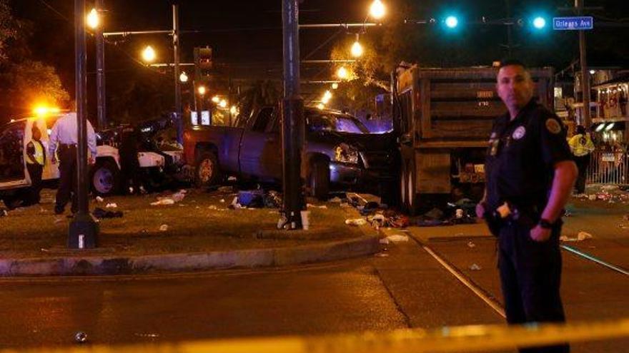 28 ferits en topar un vehicle amb una multitud