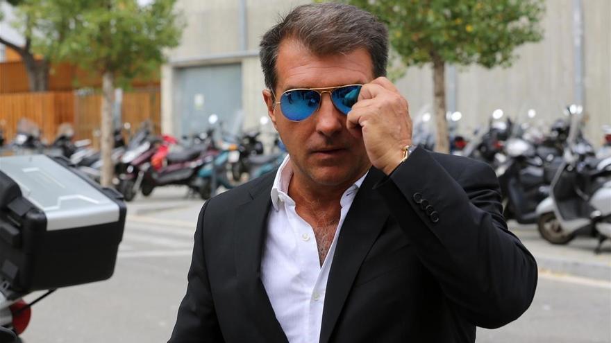 Laporta: &quot;Me hacen sospechar que quieren vender a Messi&quot;