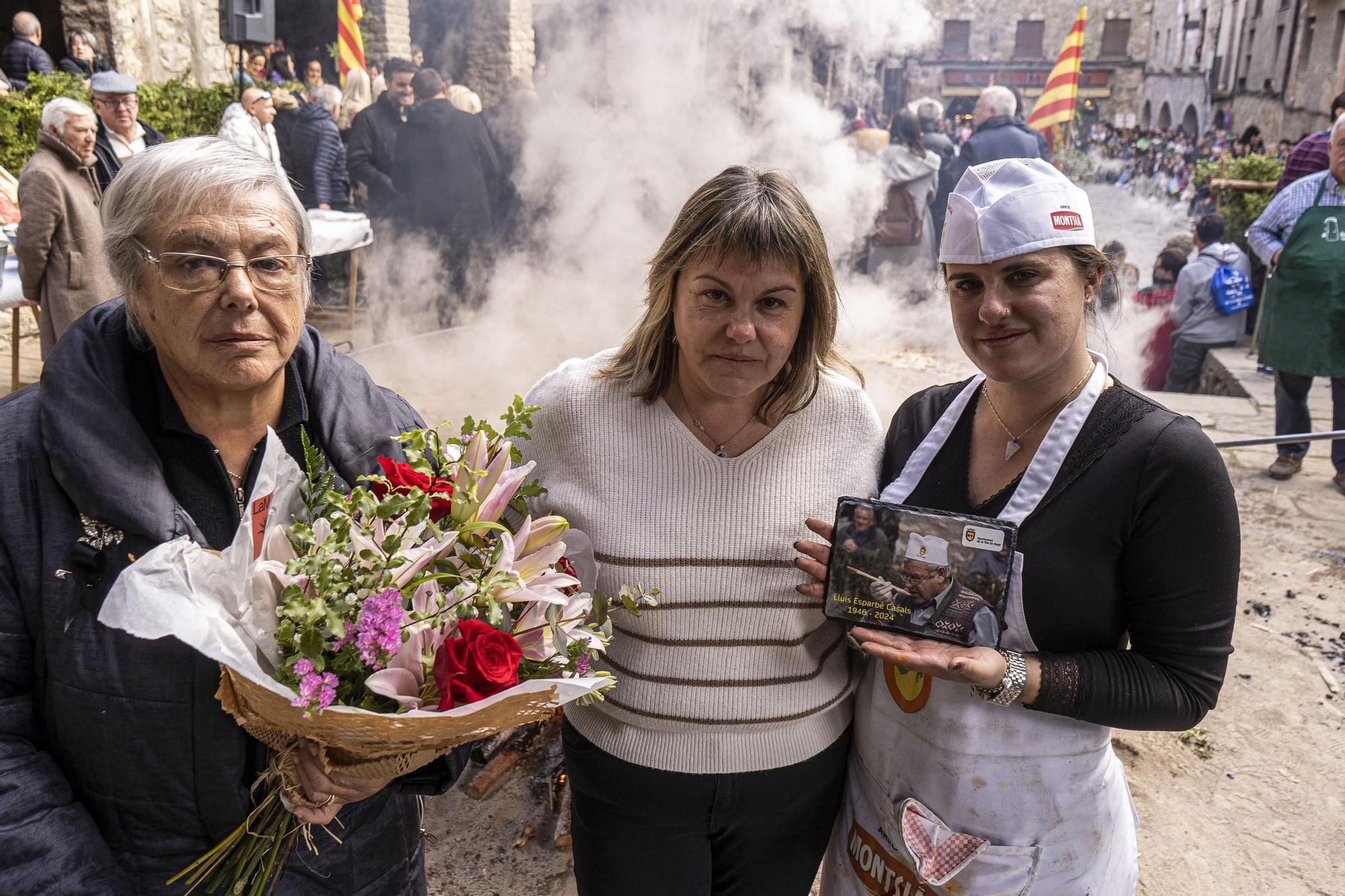 Bagà cuina el seu popular arròs per 2.500 persones