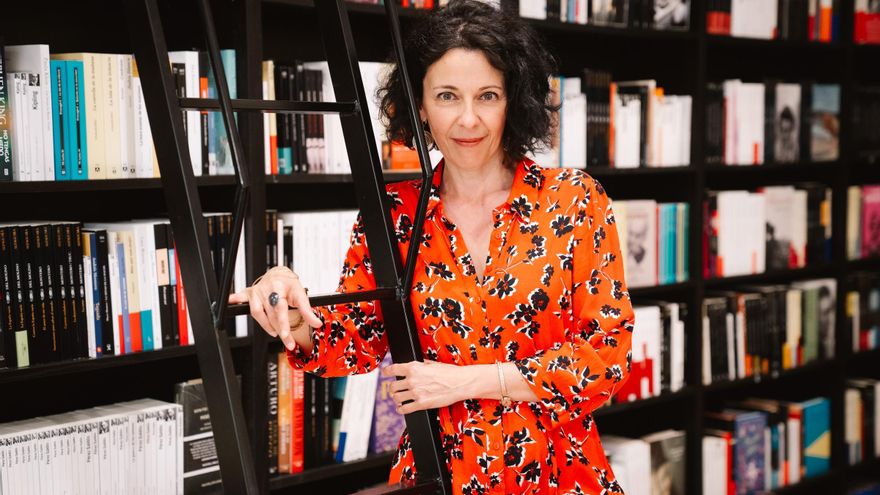 Anne Plantagenet, escritora: &quot;Las políticas de gestión de muchas empresas destruyen a la persona&quot;