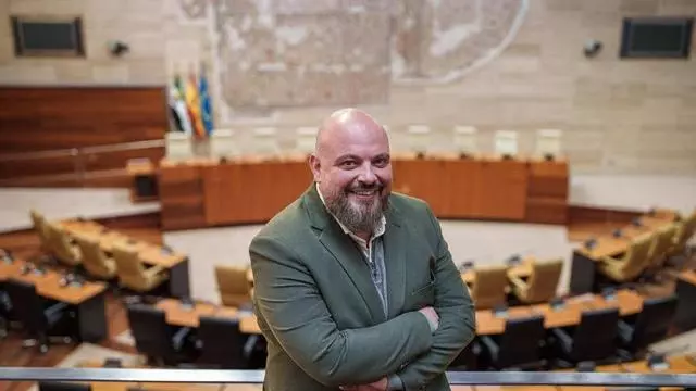 Vídeo | Entrevista a Manuel Naharro, presidente de la Asamblea de Extremadura