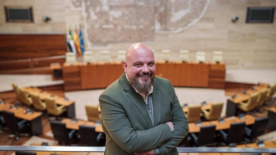 Vídeo | Entrevista a Manuel Naharro, presidente de la Asamblea de Extremadura