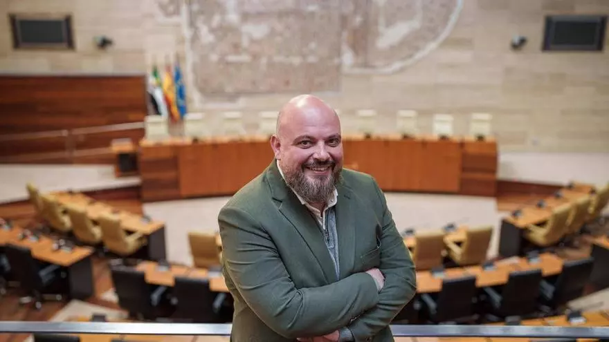 Vídeo | Entrevista a Manuel Naharro, presidente de la Asamblea de Extremadura