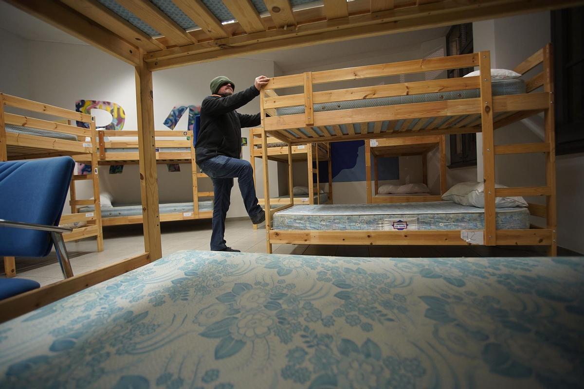 L’espai per a persones sense sostre a l’edifici de l’antiga seu de la UNED de Girona en una imatge d'arxiu.