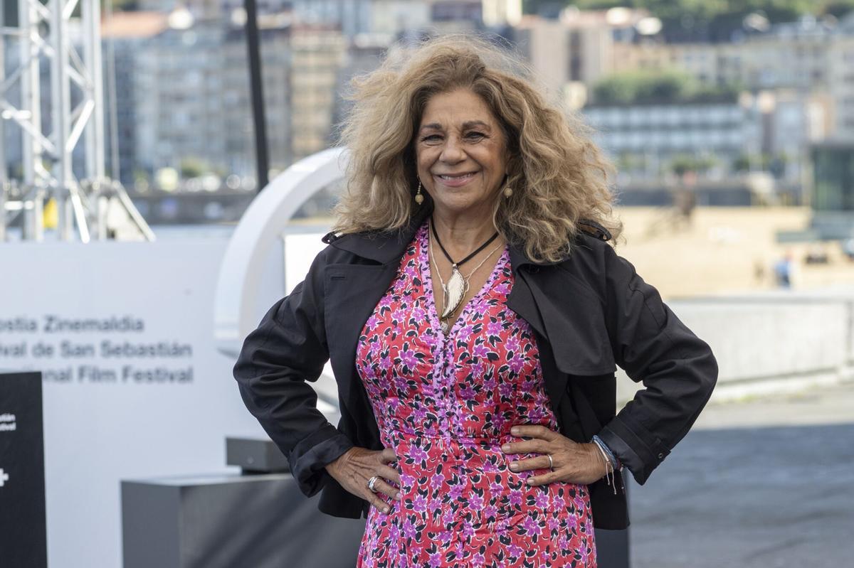 Lolita Flores posa en el photocall previo a la rueda de prensa de la película 'Flores para Antonio'.
