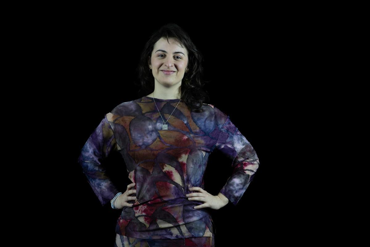 Marina Paredes durante una sesión de fotos en la sede de INFORMACIÓN