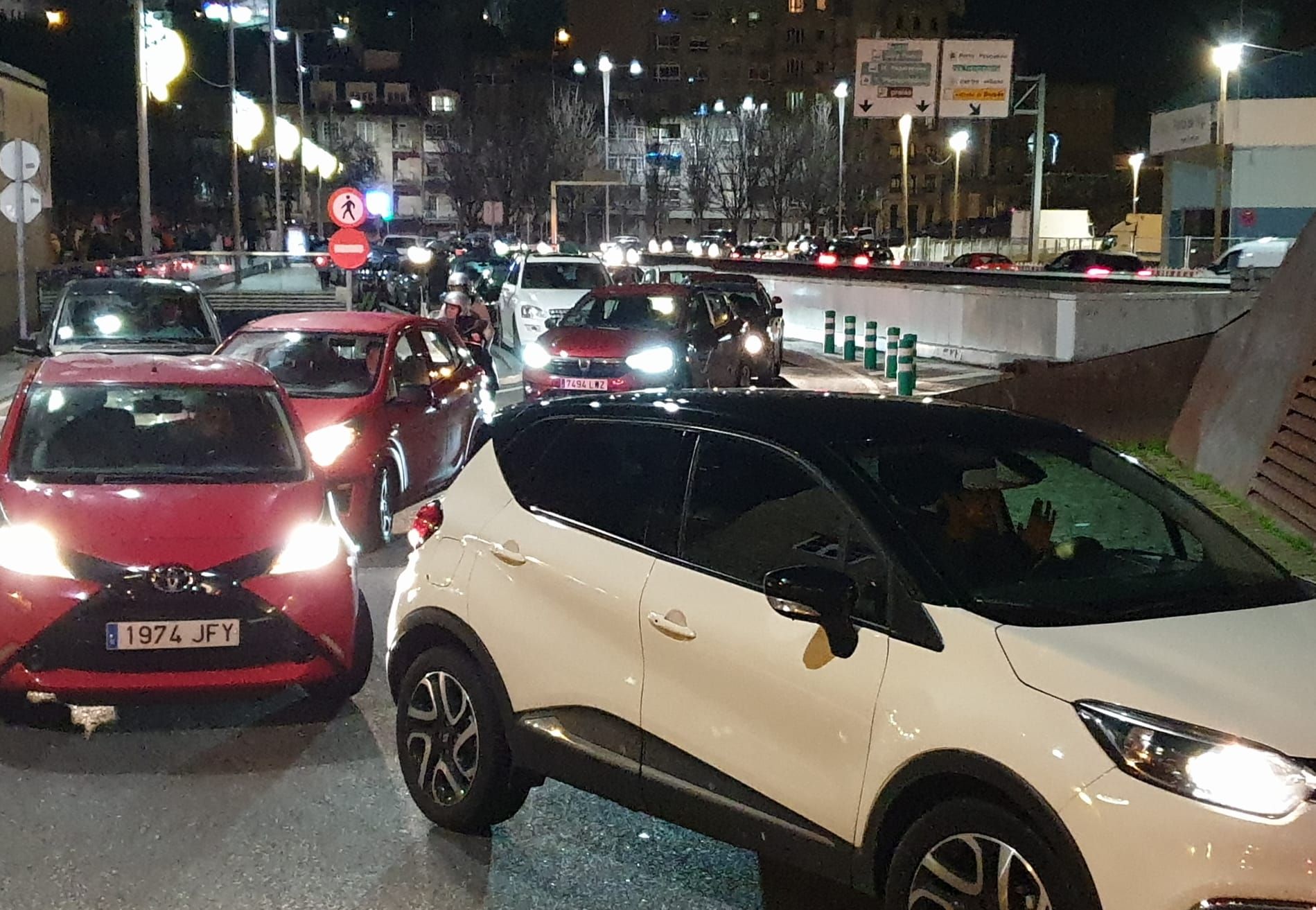 Monumental atasco en el centro de Vigo