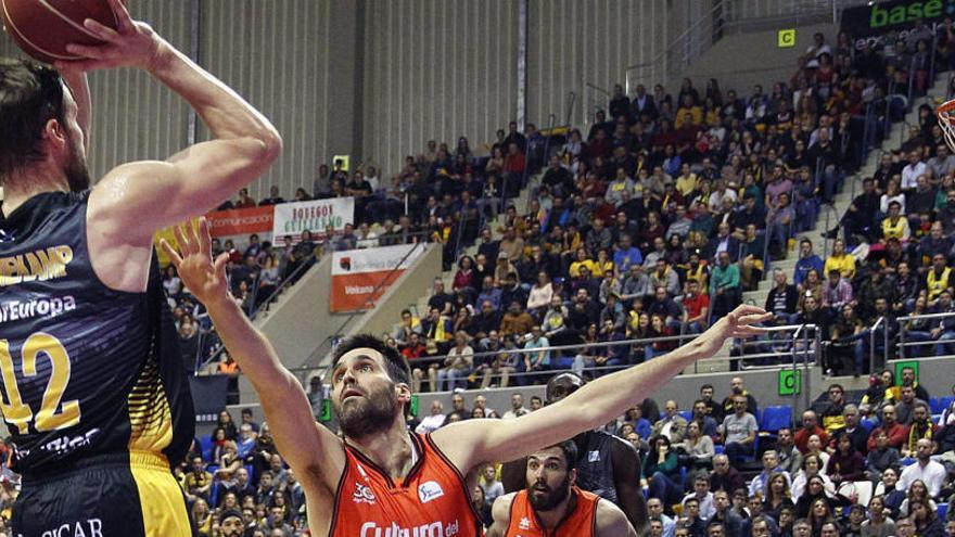 El Valencia Basket asalta la cancha del líder Tenerife