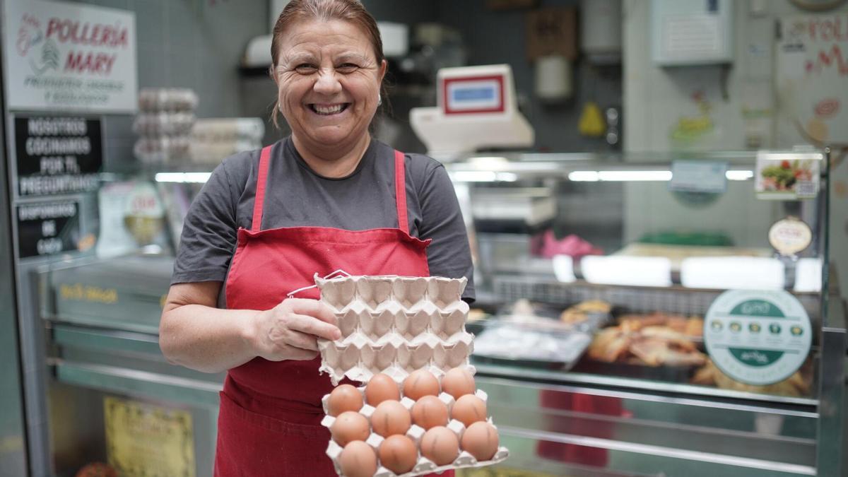 El precio del huevo da un respiro, pero las rebajas aún no llegan a las tiendas de A Coruña: "Una vez que subieron, ahí se quedaron"