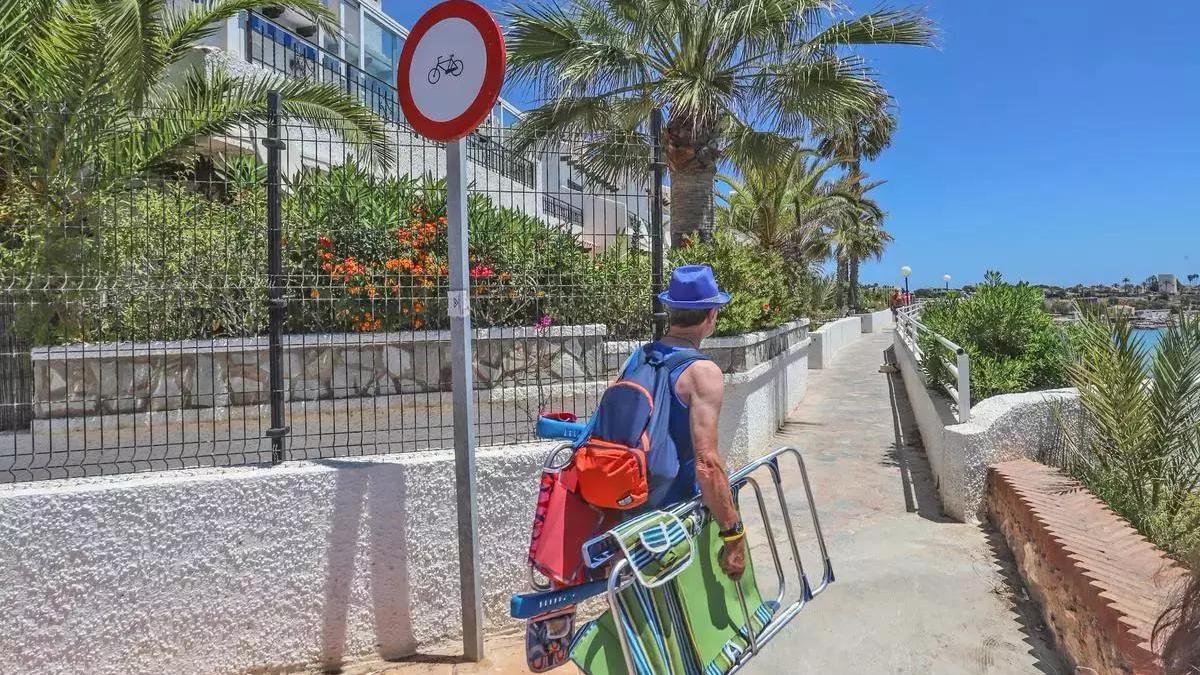 Senda peatonal antes de que se cerrara hace cuatro años