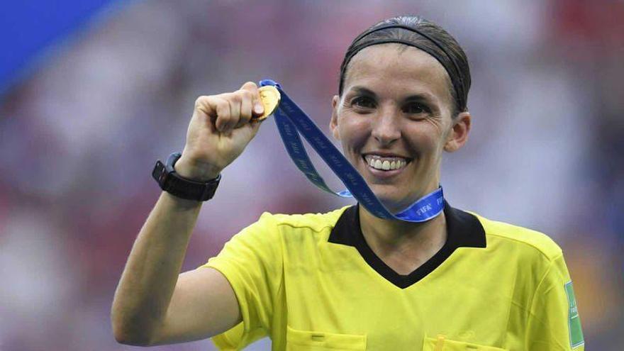 Una mujer arbitrará la Supercopa de Europa masculina