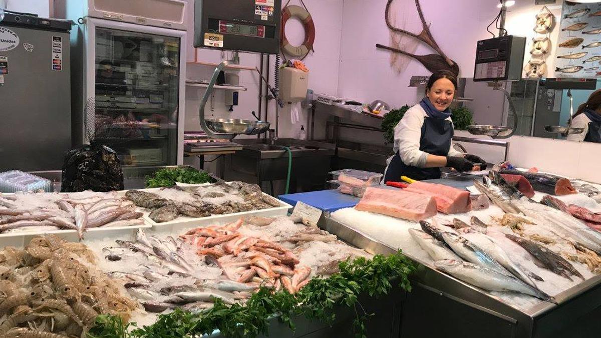 Silvia ocupa un puesto del Mercat de Vila-real.