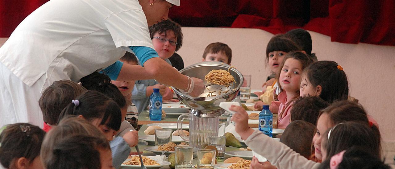 La Junta de Extremadura prorrogará un año el contrato de los comedores  escolares