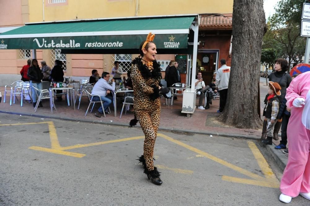 Vistabella saca su carnaval a las calles