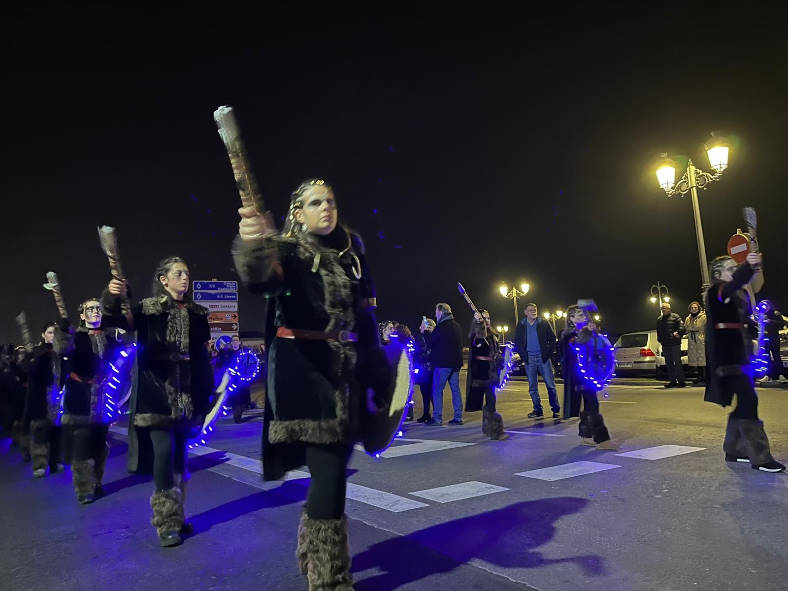 Gran noche de Carnaval en Ribadesella: todas las imágenes del desfile