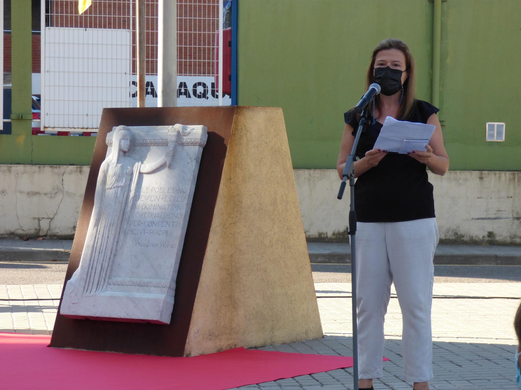 Figueres celebra l'acte institucional de la Diada a la plaça Frederic Marès