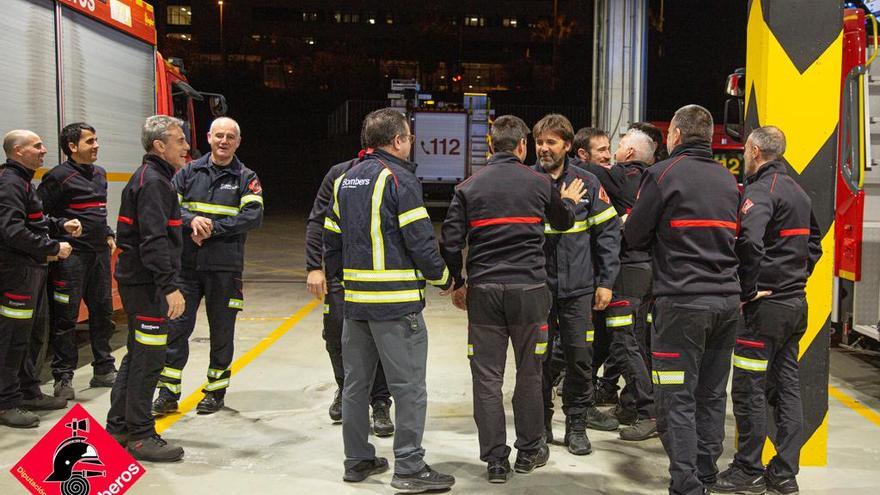 Emotivo regreso a Alicante de los bomberos de la Diputación que viajaron a Turquía para colaborar en el rescate de víctimas del terremoto