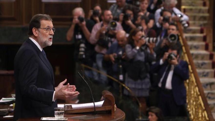 Rajoy pide a Puigdemont que aclare si ayer declaró o no la independencia