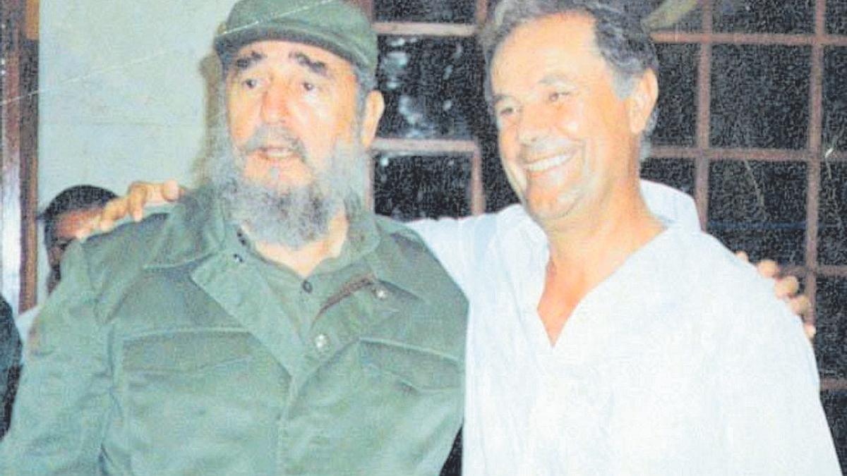 Fidel Castro, junto a Gabriel Escarrer, fundador del grupo Meliá.