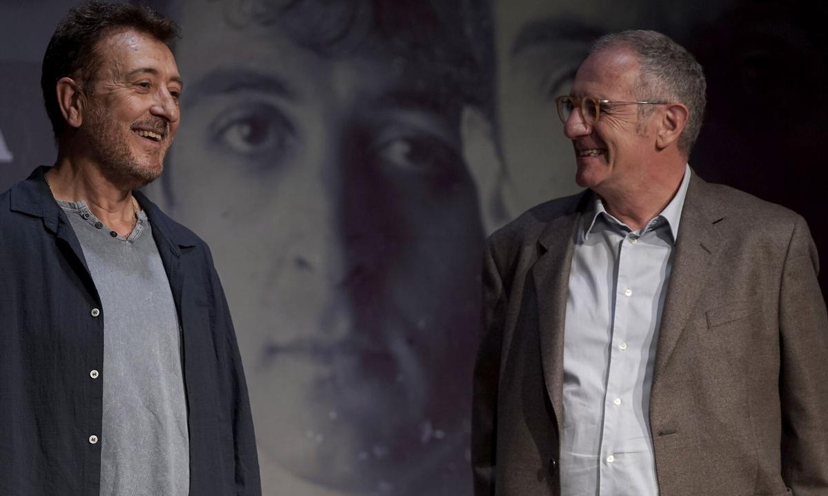 Manolo García y Quimi Portet, durante la presentación de  la gira del regreso de El Último de la Fila en mayo de 2025 en Madrid.