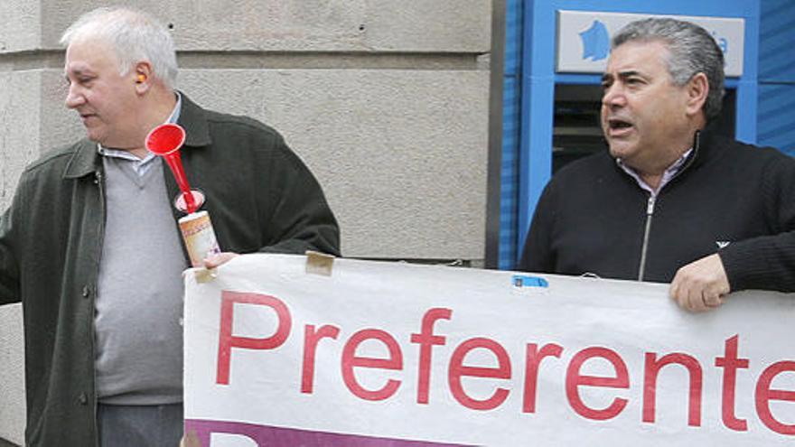 Protesta por las preferentes en Santiago.