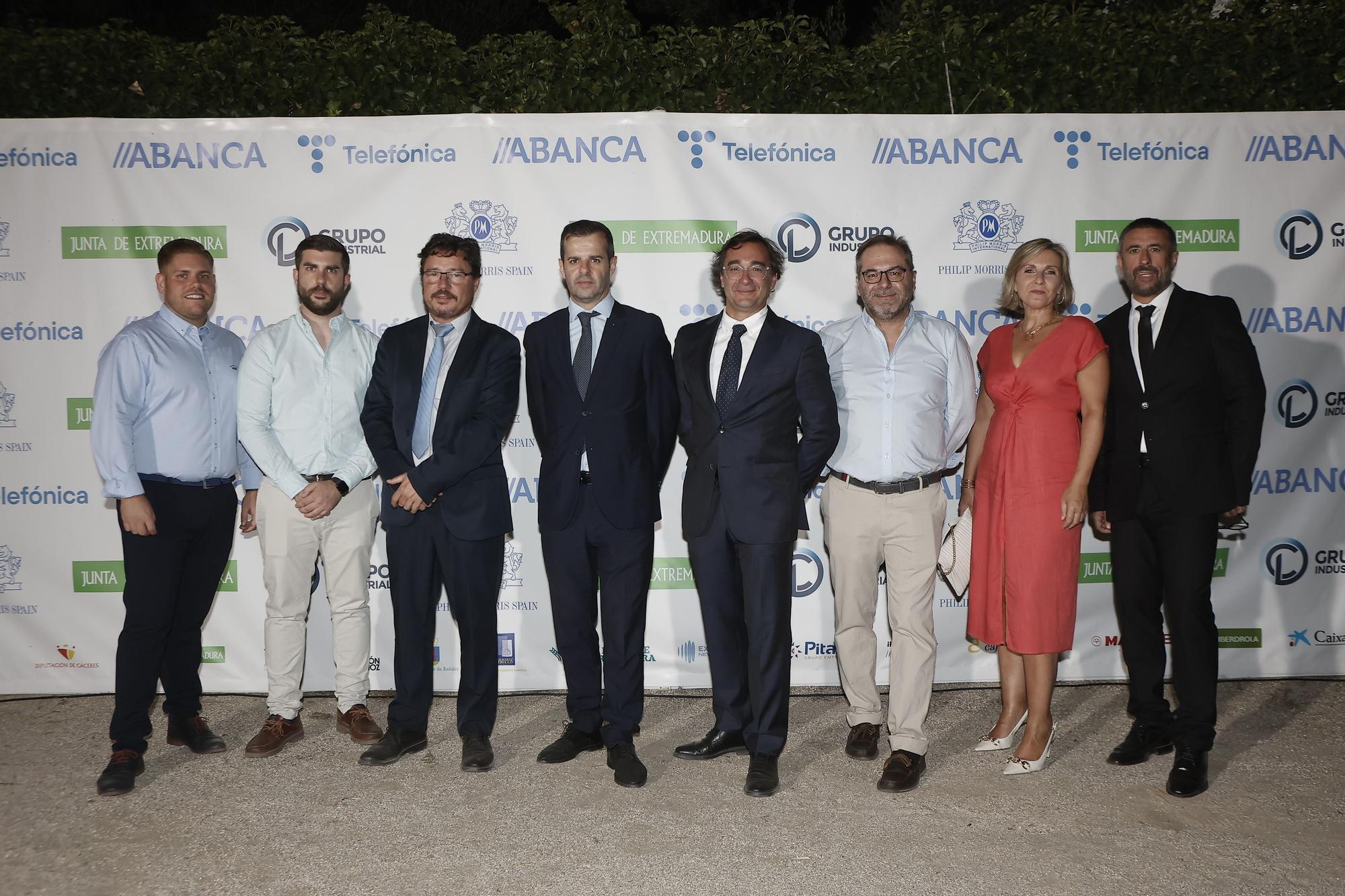 FOTOGALERÍA | Los invitados de los Premios Empresario del Año posan para El Periódico Extremadura