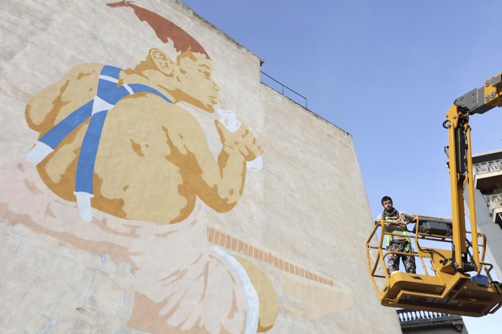 El mayor grafiti de Palma se pinta en la estación del tren