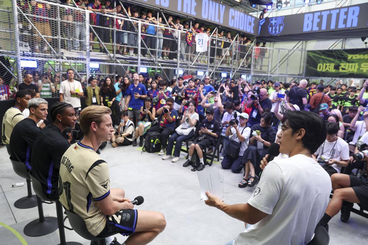 Los jugadores del Barça participaron en un acto con Nike durante su estancia en Seúl