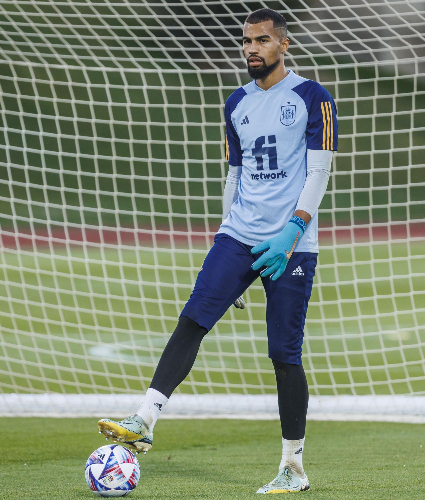 Gayà y Guillamón ya se entrenan en Las Rozas con la selección