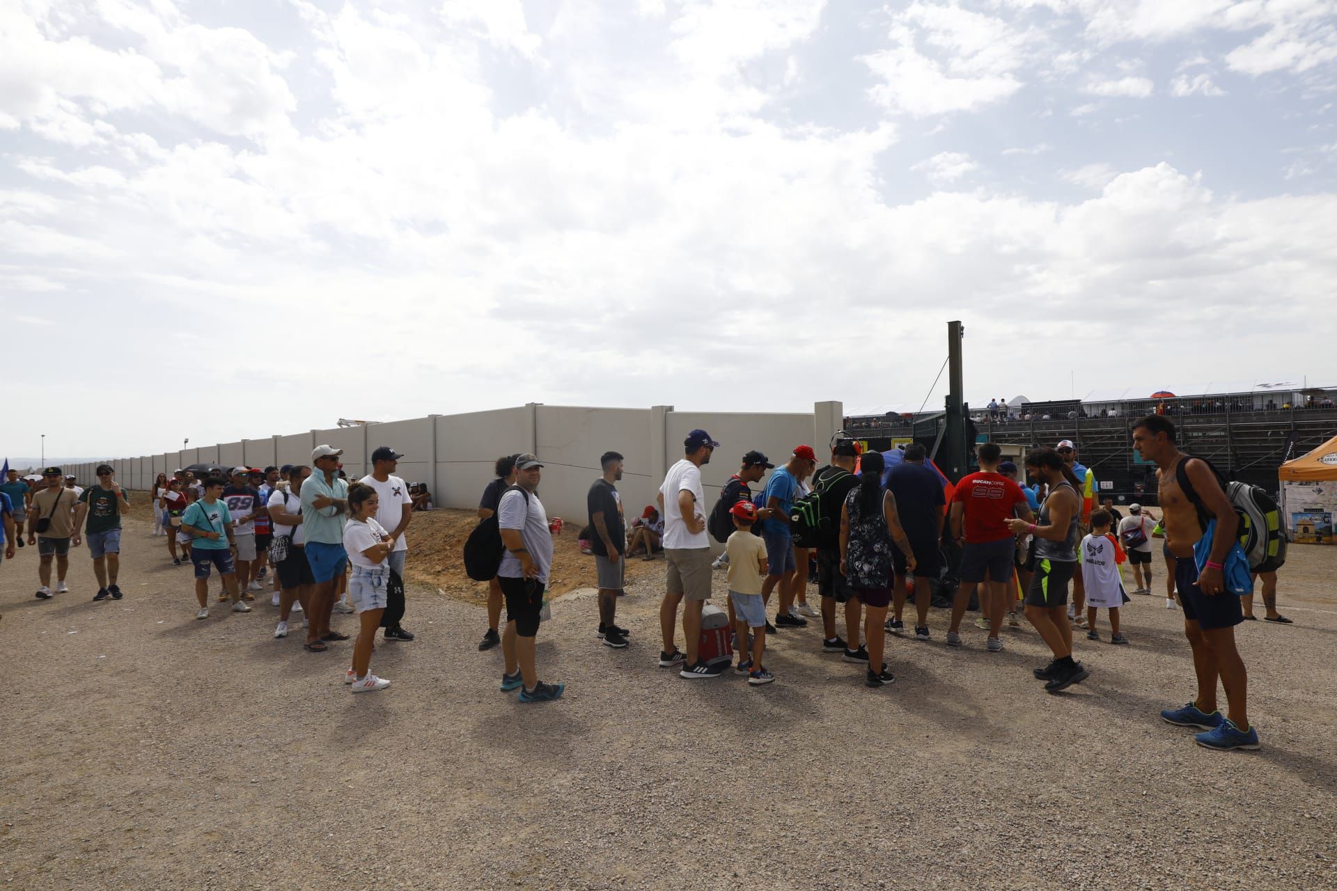 En imágenes | El público vuelve a disfrutar de los mejores motociclistas del mundo en Motorland