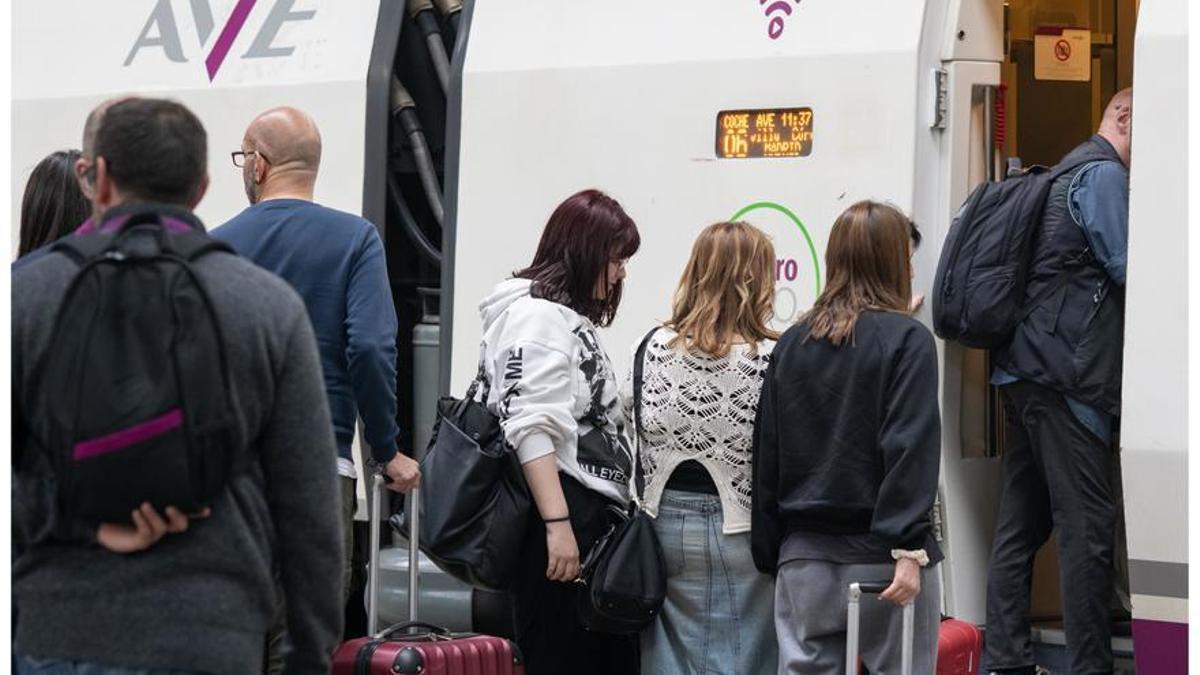 Renfe actualitza el compromís voluntari de puntualitat en llarga distància