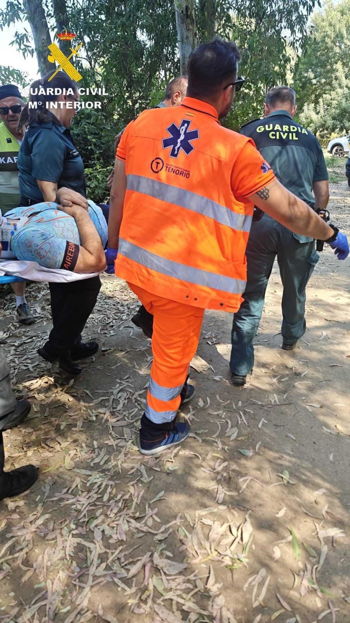 Rescate de un ciclista accidentado en el cauce del arroyo Alcarayón