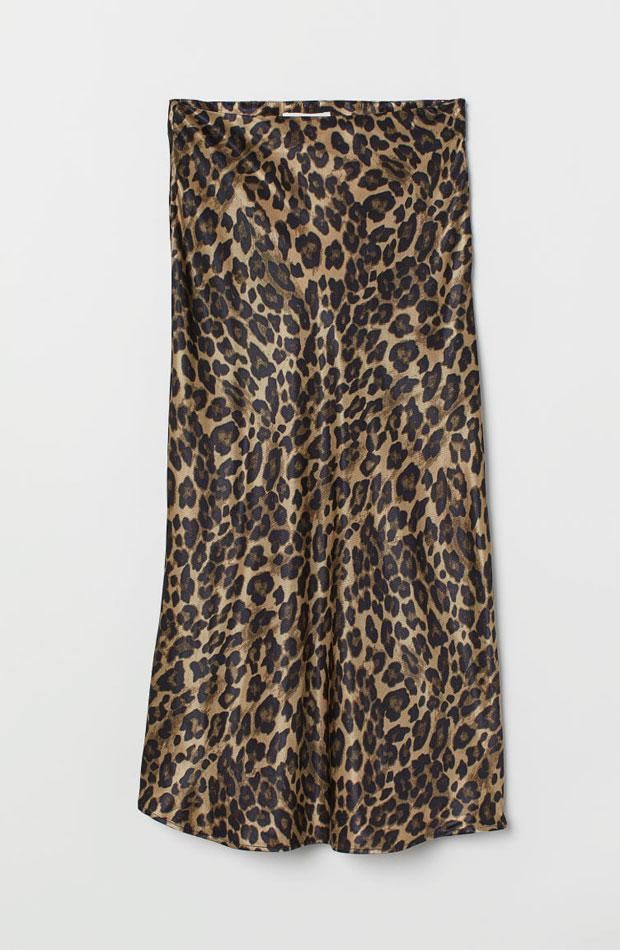 Falda satinada de leopardo de H&M