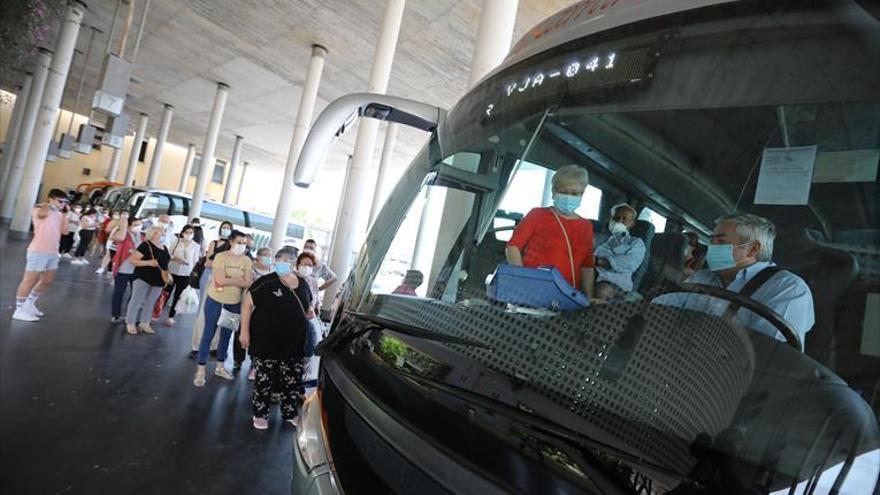 Desescalada en Córdoba: El uso del transporte en autobús público baja en un 95%