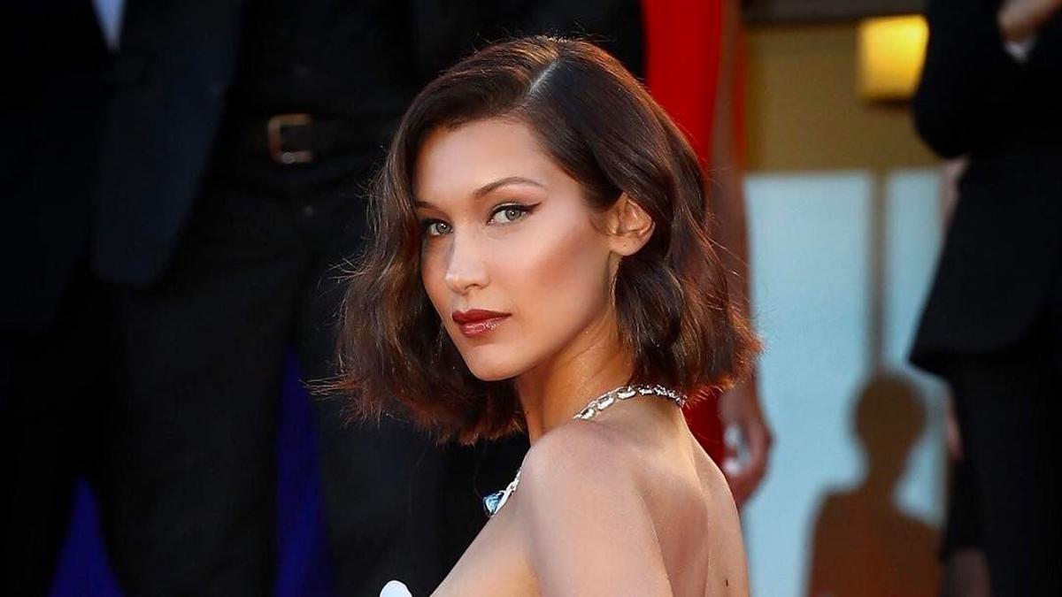 ¿Por qué Bella Hadid nunca sonríe en las fotos?