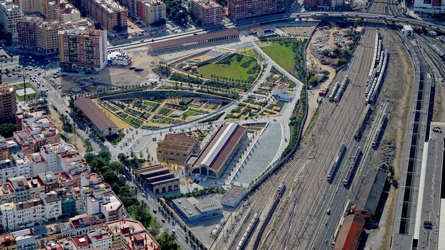 Playa de vías en el Parque Central