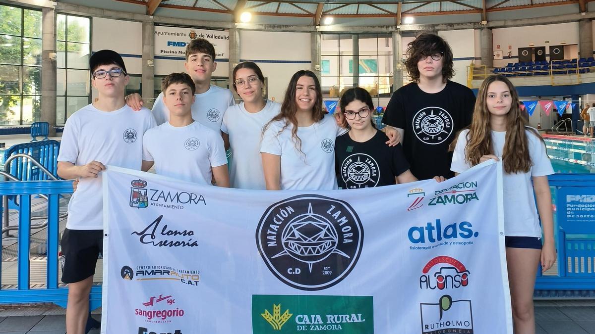 Conjunto del CD Natación Zamora en el Regional infantil de verano.