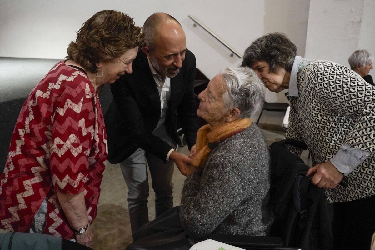Imatge del dinar d’homenatge a les persones centenàries de Manresa al Museu de l’Aigua i el Tèxtil Imatge del dinar d’homenatge a les persones centenàries de Manresa al Museu de l’Aigua i el Tèxtil