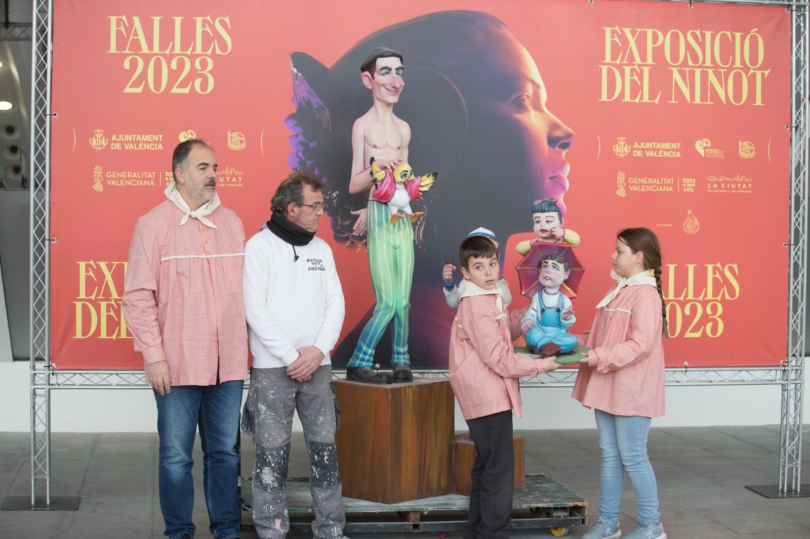 Fallas 2023  Entrega de Ninots a la Exposición (sesión martes