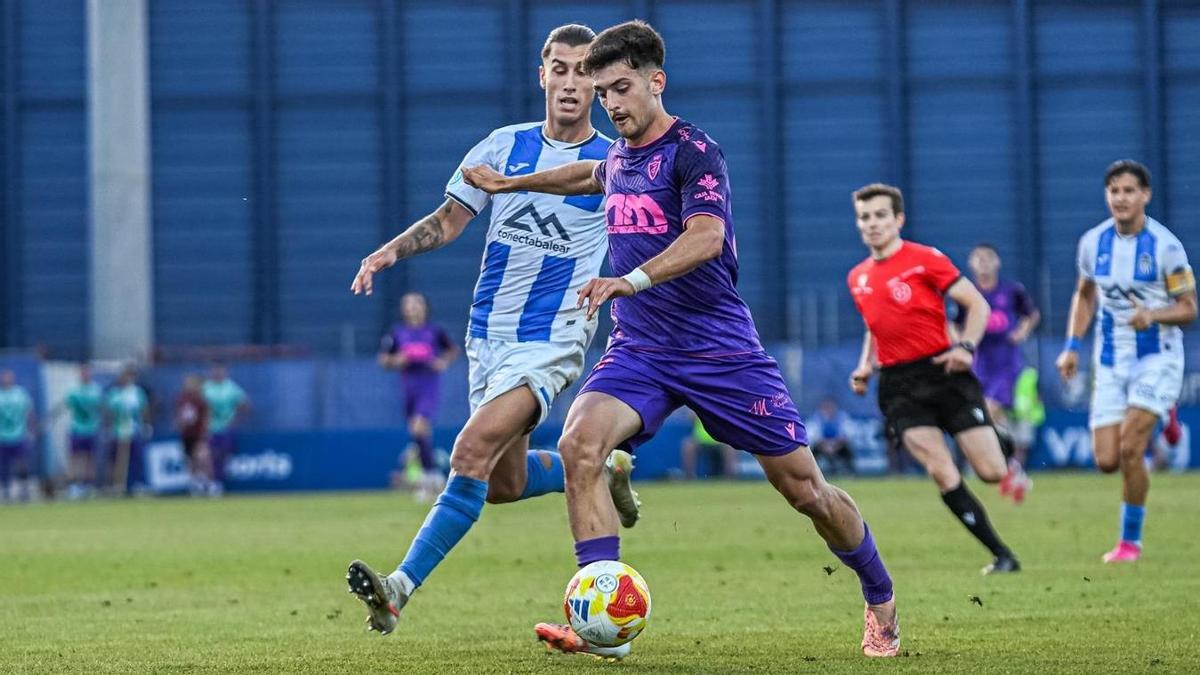 El Hércules planea el futuro de su lateral izquierdo con David Serrano en el radar
