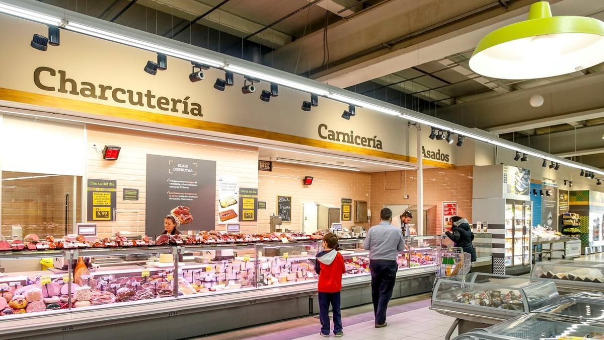 Cadena española de supermercados Dia planea vender operaciones en Brasil