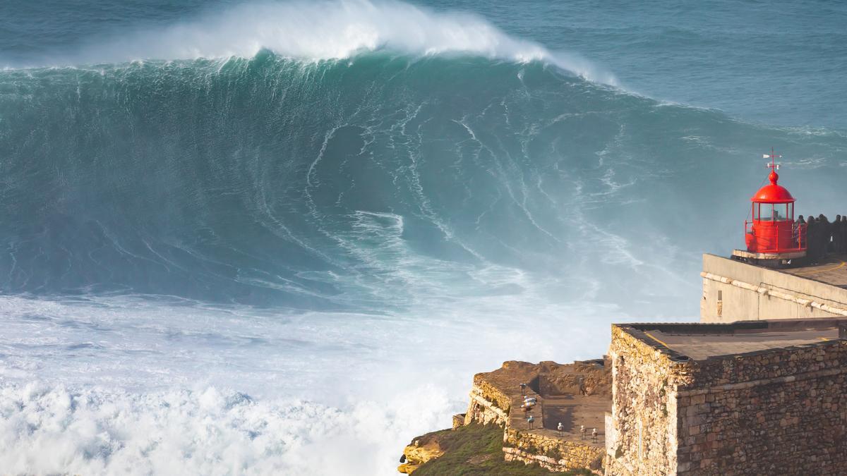 Nazaré, el paraíso de Portugal con las olas más grandes del mundo