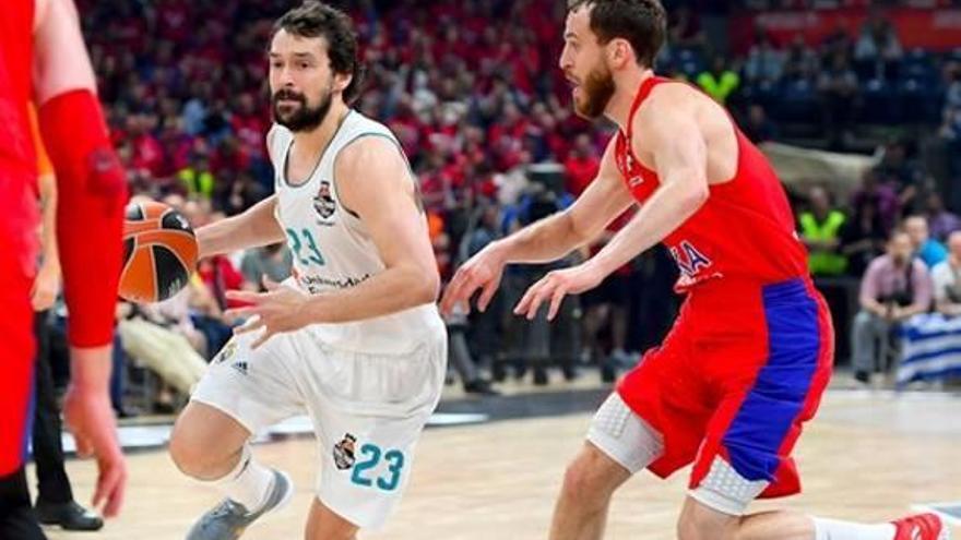 Sergi Llull, autor de 16 punts, defensat per Sergio Rodríguez