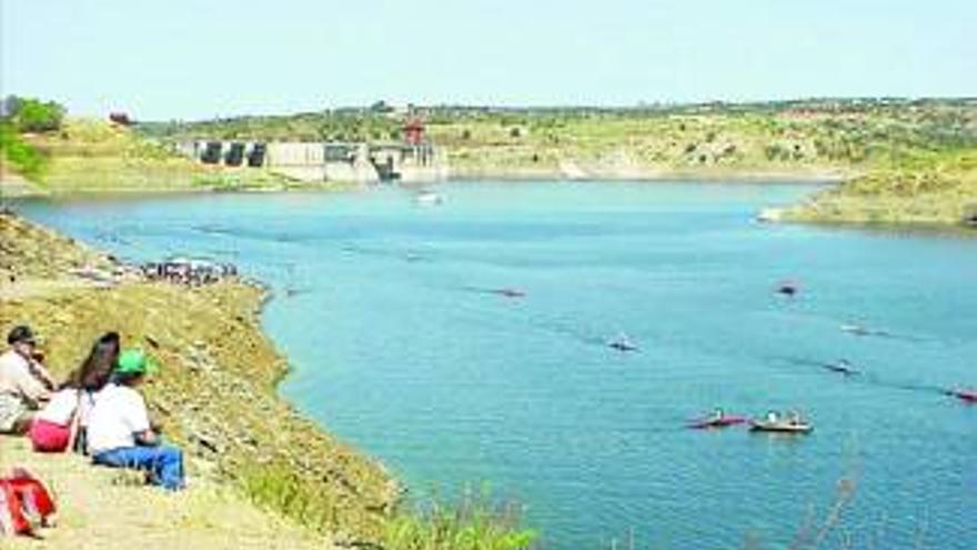 El pantano de Alcántara se dotará de un puerto deportivo